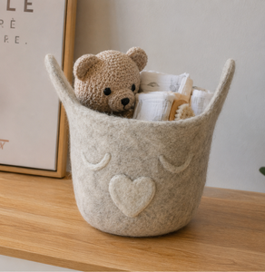 Panier de rangement en feutre mignon avec motif cœur - Product Image 1