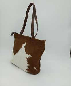 Bolsos Tote de Piel con Pelo de Primera Calidad, Elegantes y Profesionales, Personalizables en Grandes Cantidades, Resistentes al Agua - Product Image 6