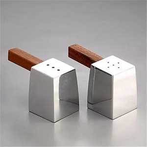 Juego de Salero y Pimentero con Diseño de Olivo Plateado y Detalles en Oro, Utensilios Metálicos para Hierbas y Especias - Product Image 3
