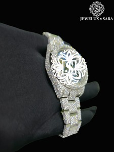 Montre analogique en quartz de haute qualité avec diamant moissanite baguette, forme carrée, élégante, pour collectionneurs, à bon prix - Product Image 2