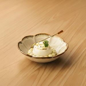 Bol en céramique UO de luxe en forme de pétale, taille personnalisée, ouverture large, compatible micro-ondes, style vintage, luxe léger, rétro, pour légumes, fruits et salades - Product Image 6