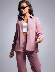 Ensemble deux pièces décontracté pour femme, collection automne 2025 : Haut court à capuche vintage et bas en tricot uni, coupe ample au-dessus du genou - Product Image 3