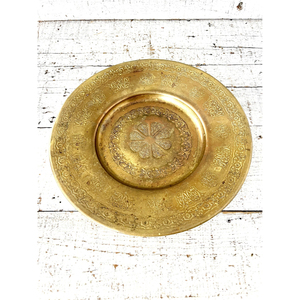 Plato de presentación redondo de metal pulido brillante color oro, hecho a mano, con un aspecto admirable, a un precio competitivo desde India. - Product Image 5