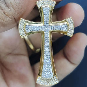 Magnifique pendentif hip-hop en moissanite et diamant en argent sterling 925 massif avec placage or jaune et or rose pour tous - Product Image 1