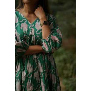 Vestido Casual con Estampado de Tigre Verde, Estilo Ajustado y Evase, Talla S-M, Ideal para Estancias Prolongadas en Casa y Atuendos Relajantes - Product Image 3