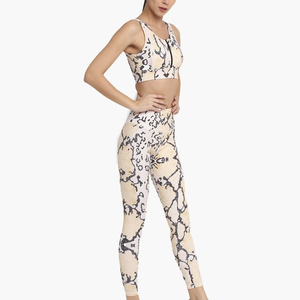 Ensemble de yoga et de sport sans couture pour femmes, en polyester et élasthanne, sur mesure, pour la gym et l'entraînement - Product Image 6