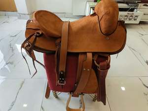 Selle de Rodeo Américaine en Cuir Faite à la Main Série Classique Hilason 14 pouces Légère et Très Vendue 2026 - Product Image 1