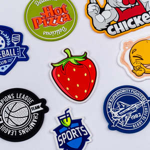 Parche de PVC UV Multicolor con Diseño Personalizado, Emblema de Goma con Impresión de Alta Definición, Material Flexible y Estilo de Insignia Decorativa - Product Image 6