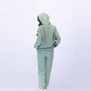 Conjunto Deportivo Unisex Verde Sólido con Capucha, 100% Algodón, Diseño 2 en 1, Sudadera Reversible con Cierre de Cordón y Pantalones Jogger - Product Image 5