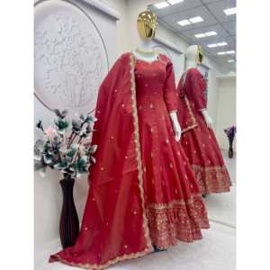 Vestido de Noche Anarkali de Diseñador con Pantalón y Dupatta, Elegante Vestido de Novia - Product Image 4