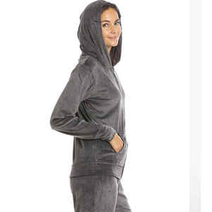 Fabricants de vêtements personnalisés en velours, ensemble deux pièces pour femmes : veste zippée et pantalon évasé. - Product Image 1