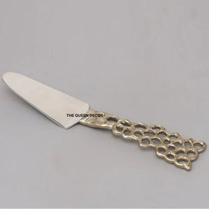 Juego de Cubiertos de Lujo Color Dorado para Restaurante y Cocina, Tenedor con Diseño Floral en el Mango, Acero Espejado Decorativo - Product Image 6