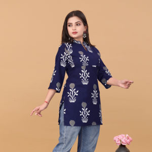 Camisetas de Cuello Redondo Azules Estampadas al por Mayor para Mujer, Soluciones de Suministro para Negocios de Moda en Línea y Venta al por Menor de Alto Volumen - Product Image 1