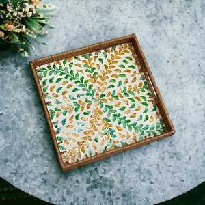 Plateau en rotin fait main de luxe avec incrustation de nacre, élégant plateau de service tissé en mosaïque de coquillages pour une décoration élégante de la maison et de la table - Product Image 6