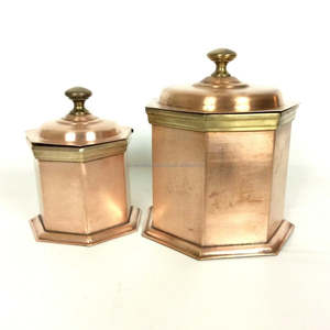 Ensemble de 4 boîtes de rangement au design martelé en laiton poli doré, fini élégant, parfait pour un décor de table unique et des fruits secs - Product Image 6