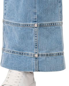 Jean cargo en denim bleu ciel taille haute à jambe large avec poches à rabat, style urbain, coupe décontractée pour femme, personnalisable OEM - Product Image 6