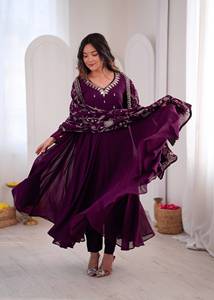 Robe de créateur Khatli en faux georgette avec travail de miroir véritable, bas en micro-coton et dupatta en faux georgette, ensemble prêt-à-porter - Product Image 2