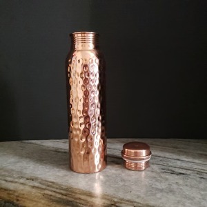 Botella de Agua 100% Cobre Puro, Recipiente Ayurvédico Martillado a Mano, Ecológico, Antiderrames, Opciones de Botella de Viaje, Jarra y Vaso - Product Image 6