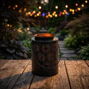 Lanterne cylindrique en métal noir mat avec motif de points dorés, décoration d'intérieur - Product Image 2