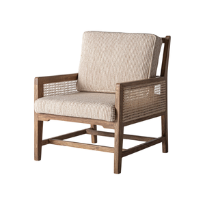 Fauteuil lounge minimaliste scandinave en teck massif avec panneaux latéraux en rotin tressé, coussin moelleux, chaise d'appoint confortable pour usage en resort - Product Image 1