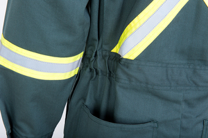 Vêtements de travail de sécurité pour hommes de haute qualité, fabriqués au Pakistan par un exportateur en gros avec un service professionnel pour les acheteurs B2B. - Product Image 4