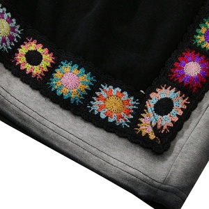 2025 personnalisé lavage à l'acide français éponge coton Baggy Shorts en détresse Vintage broderie patchs glands et tissage tricoté - Product Image 5