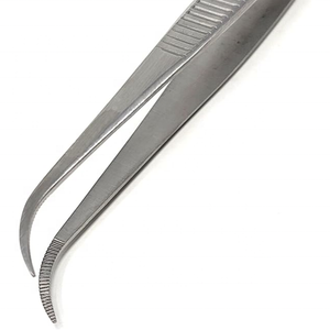 Pinzas de Iris de Alta Calidad, 4.5 Pulgadas, Puntas Dentadas Semicurvas, Acero Inoxidable Tipo Turbina, Calidad Premium - Product Image 2