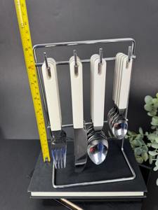 Moderno soporte colgante para cubiertos con estante metálico, ideal para mesa de comedor, encimera de cocina, cafetería y restaurante, organizador de utensilios. - Product Image 5