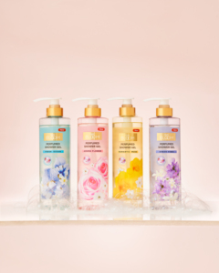 เจลอาบน้ำซินดี้ บลูม ดราย สกิน รีลีฟ ทำความสะอาดล้ำลึกและบำรุงผิวชุ่มชื้นอย่างเข้มข้น พร้อมกลิ่นหอมหรูหราสำหรับผู้หญิง - Product Image 5