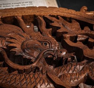 Statue de dragon en bois sculptée à la main pour la décoration de la maison, sculpture de dragon en bois en gros, décoration Feng Shui par AYAANS CREATIONS - Product Image 2