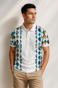 Polo moderne personnalisé pour homme – Tenue d'été en toile de coton respirante à imprimé triangle abstrait - Product Image 3