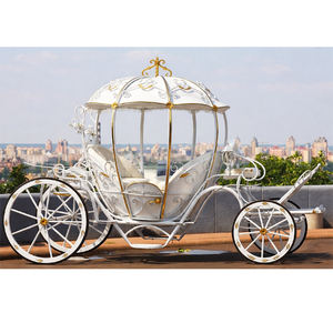 Grande Carrosse de Mariage Royal Moderne Grand FairyTale, pour Entrée de la Mariée, Personnalisée, Style Indien, en Métal, Type Anglais, Chariot à Chevaux de Mariage, En Vente - Product Image 1