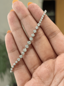 สร้อยข้อมือเพชรทรงกลมเจียระไนแบบเทนนิส เพชรสร้างในห้องปฏิบัติการ ทอง 18 กะรัต ยาว 6.5 นิ้ว น้ำหนัก 6.476 กะรัต เครื่องประดับชั้นดีสำหรับทุกวัน ของขวัญสุดคลาสสิก - Product Image 2