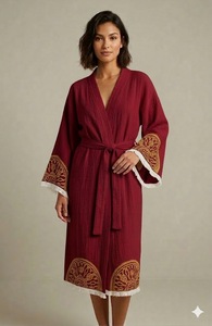 Kimono Verde Esmeralda Bordado con Flores, Vestido Largo Holgado Estilo Boho con Bordes Deshilachados, Ropa de Otoño - Product Image 3