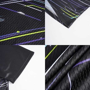 Ropa Urbana de Estética Oscura - Diseño Gráfico Minimalista - Corte Holgado Premium - Prenda Esencial para tu Estilo Urbano - Product Image 3