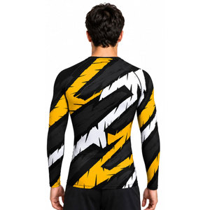 เสื้อยืดออกกำลังกายแบบรัดรูปสำหรับผู้ใหญ่ - เสื้อออกกำลังกายฤดูร้อนน้ำหนักเบาพร้อมโลโก้สั่งทำ ผู้ผลิต OEM จากปากีสถาน - Product Image 5