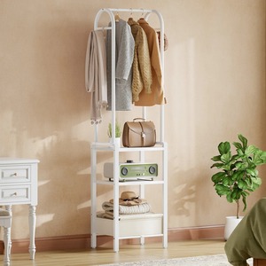 Perchero minimalista con estante de almacenamiento de tres niveles para dormitorio, organizador de ropa, diseño multifuncional, acabado blanco - Product Image 1