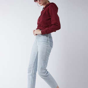 เสื้อครอปฮู้ดดี้พิมพ์ลายโลโก้แบบพัฟพร้อมโลโก้ด้านหน้า กางเกงวอร์มขาจั๊มพ์ทรงสแต็ค ชุดเซ็ตแทรคสูทมีฮู้ด - Product Image 4