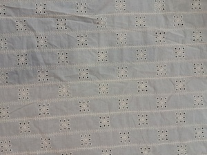 Tissu en coton blanc en gros avec sequins, broderie cordonnée et ajouré, motif rayé vertical pour vêtements de créateurs - Product Image 1