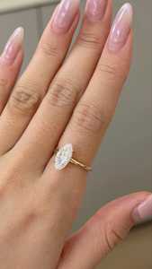 Anillo de Compromiso con Diamante Cultivado en Laboratorio de Corte Marquesa de 2 Quilates, Certificado IGI E-VVS1, Anillo de Oro de 14k con Halo Oculto - Product Image 2