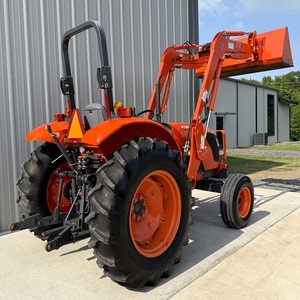 Tracteur puissant Kubota M5040 pour le labourage, le travail du sol, le transport et autres activités agricoles essentielles sur différents terrains - Product Image 2