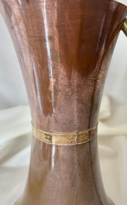 Jarra de cobre puro hecha a mano con gran capacidad y de estilo tradicional, perfecta para almacenar agua ayurvédica y para la hidratación diaria. - Product Image 5