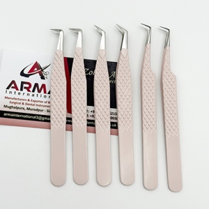 Pinzas para Pestañas de Alta Calidad con Recubrimiento Rosa, Probadas a Mano, de Acero Inoxidable Sostenible, con Etiqueta Privada - Product Image 2