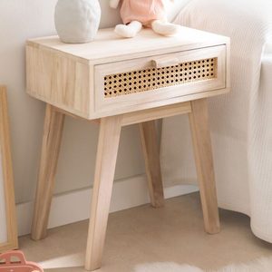 Table de chevet moderne en bois massif style Shaker avec 1 tiroir et insert en rotin beige, pour chambre à coucher et salon, Rajasthan - Product Image 1