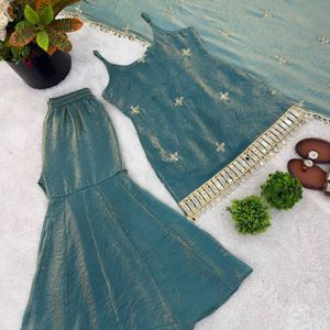 Ensemble Sharara Palazzo en soie brodée de sequins et de motifs miroir, avec haut sans manches à grande ampleur et dupatta de créateur assorti - Product Image 6