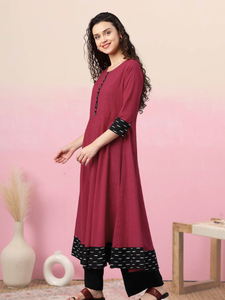 Kurta Anarkali de Algodón Rosa para Mujer, Teñido Liso, con Cuello Redondo y Mangas Tres Cuartos, Diseñada para Ropa Casual Étnica Global - Product Image 3