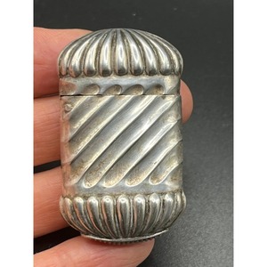 Étui à Cigares Vintage en Argent de Haute Qualité, Forme de Bâton, Durable, Utilisation Domestique - Product Image 1