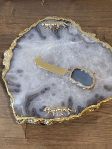 Ensemble de supports à gâteaux en résine Blue Ocean faits à la main avec bord doré, 6 dessous-de-verre, compatibles lave-vaisselle et congélateur - Product Image 5