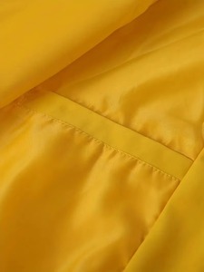Chaqueta Bomber Amarilla para Mujer, Manga Larga, Cierre de Cremallera, Cuello Alto, Color Sólido, Tejido de Poliéster, Impermeable y Resistente al Viento - Product Image 3