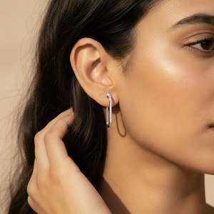 Boucles d'oreilles pendantes en arc allongé serties de pierres rondes de 0,30 CTW - Product Image 6